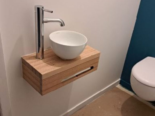Agencement meuble salle de bains à Plougoumelen